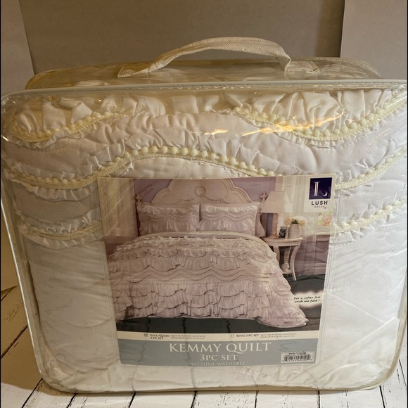 Never Opened Kemmy Quilt 3PC Set. Full/Queen - Picture 3 of 6